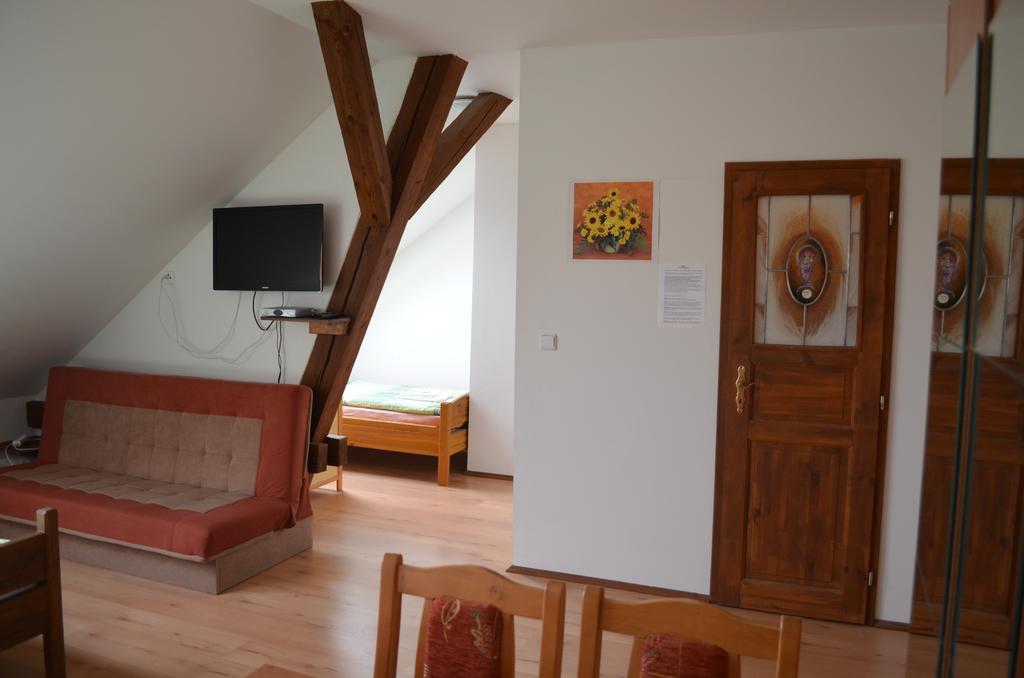 Famozclub Hotel Bakov nad Jizerou Værelse billede