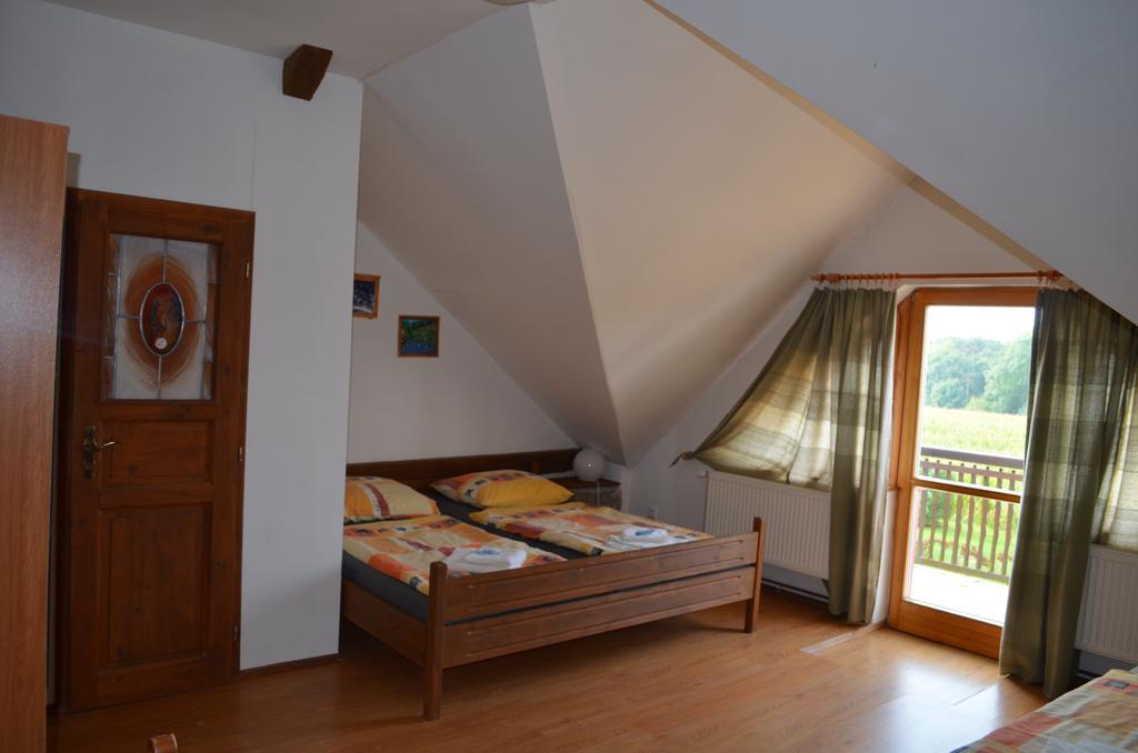 Famozclub Hotel Bakov nad Jizerou Værelse billede