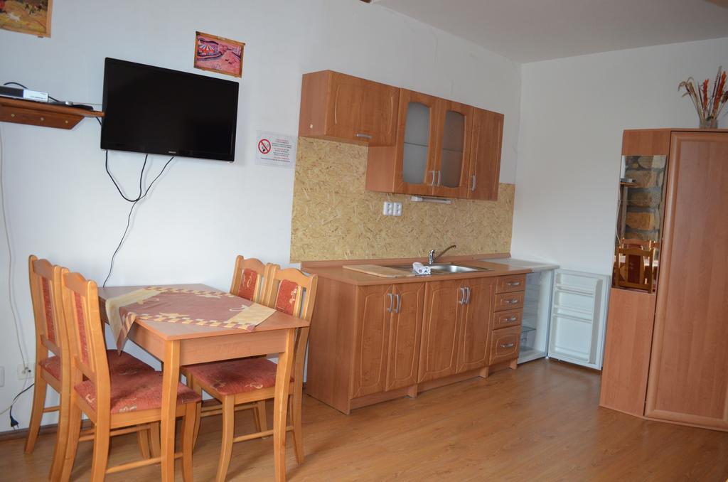 Famozclub Hotel Bakov nad Jizerou Værelse billede