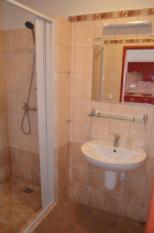 Famozclub Hotel Bakov nad Jizerou Værelse billede