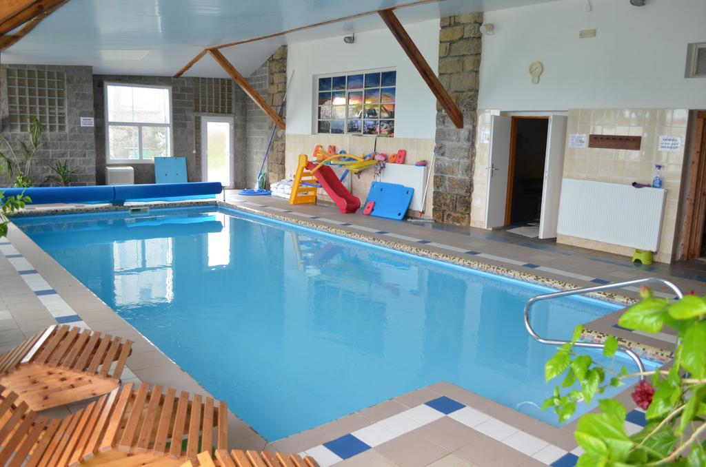 Famozclub Hotel Bakov nad Jizerou Eksteriør billede