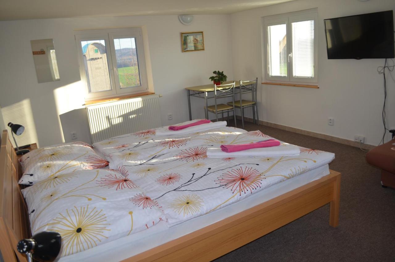 Famozclub Hotel Bakov nad Jizerou Eksteriør billede
