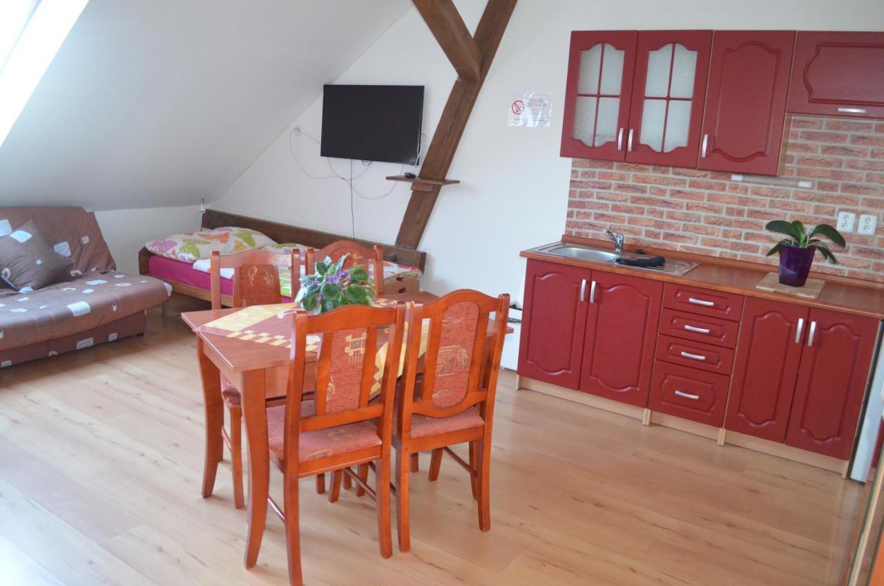 Famozclub Hotel Bakov nad Jizerou Eksteriør billede