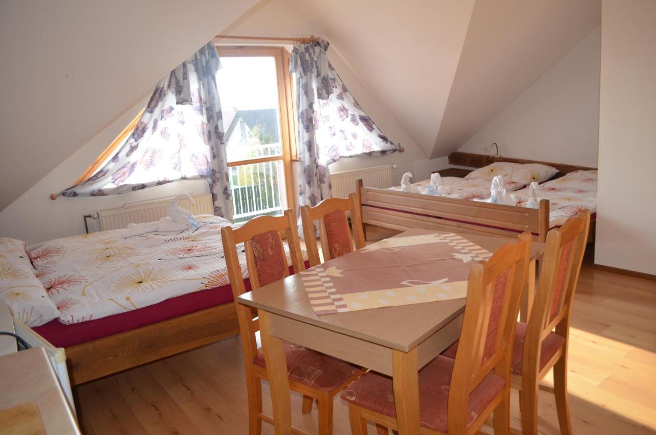 Famozclub Hotel Bakov nad Jizerou Værelse billede
