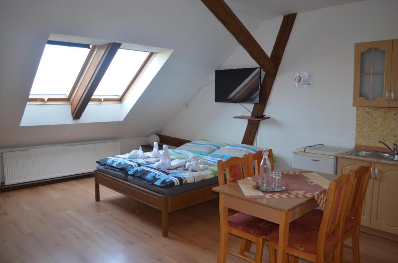 Famozclub Hotel Bakov nad Jizerou Eksteriør billede