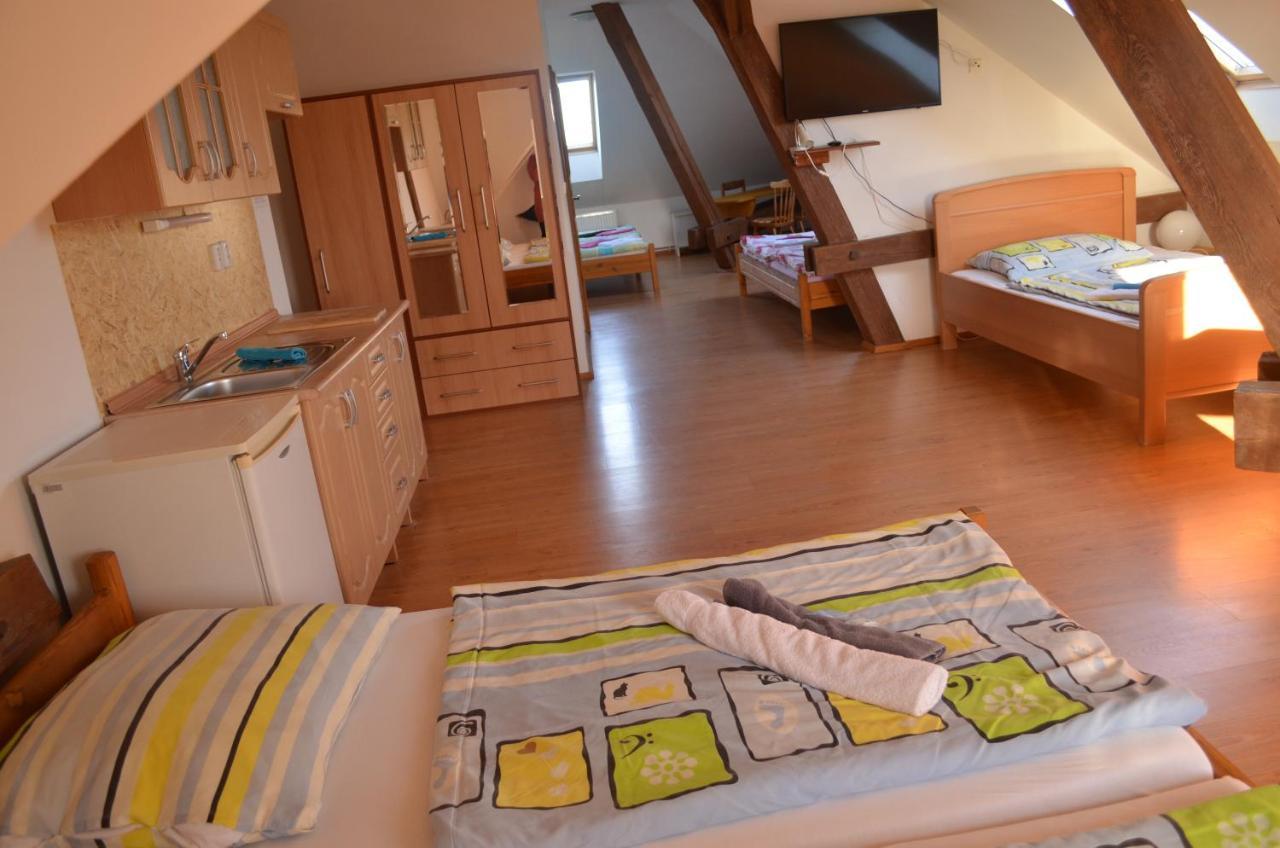 Famozclub Hotel Bakov nad Jizerou Værelse billede