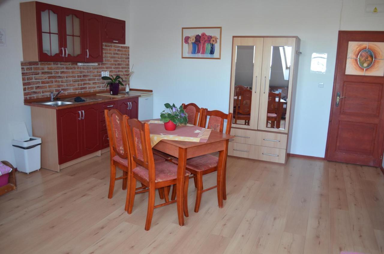 Famozclub Hotel Bakov nad Jizerou Eksteriør billede