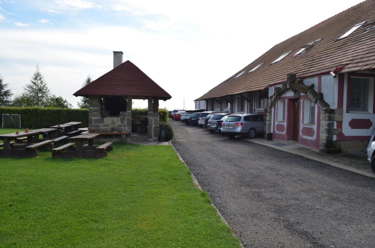 Famozclub Hotel Bakov nad Jizerou Eksteriør billede