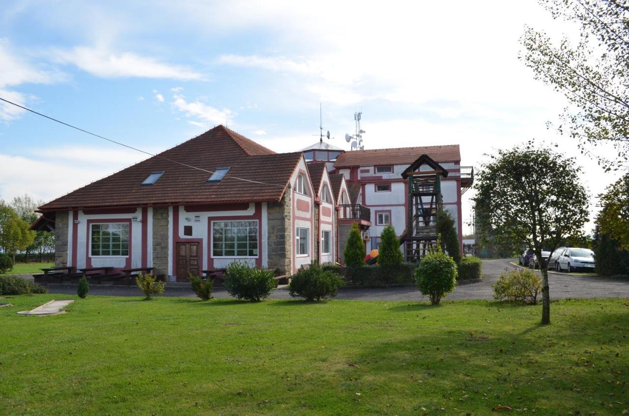Famozclub Hotel Bakov nad Jizerou Eksteriør billede