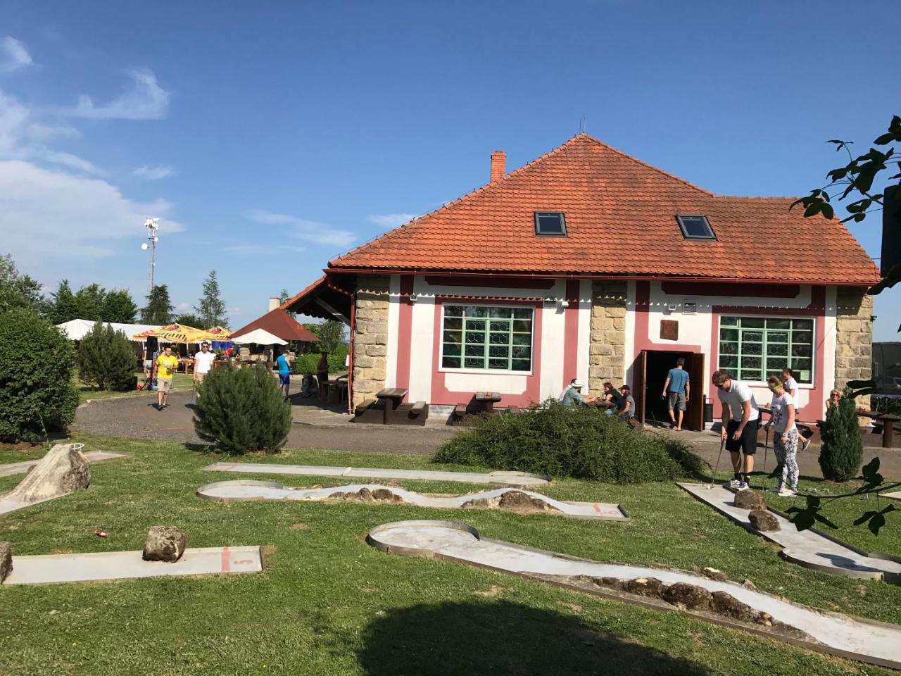 Famozclub Hotel Bakov nad Jizerou Eksteriør billede