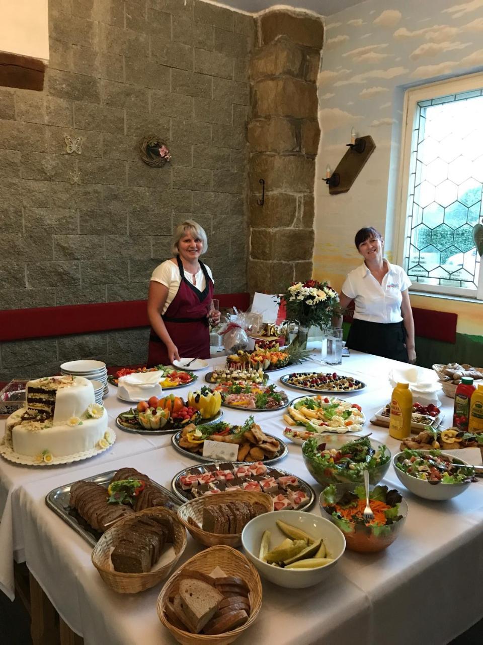 Famozclub Hotel Bakov nad Jizerou Eksteriør billede